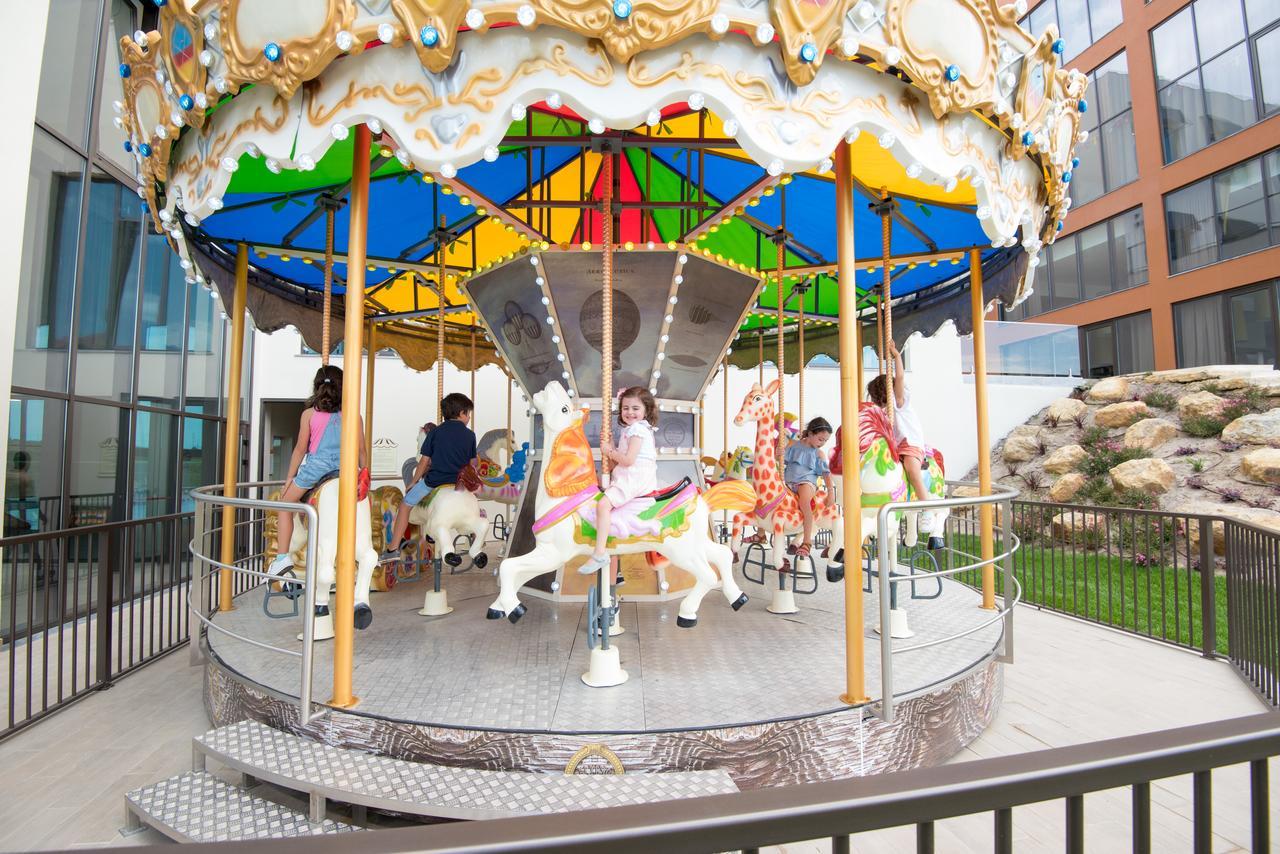 Vila Gale Sintra Exterior foto Carousel at the Children's Museum of Oak Ridge